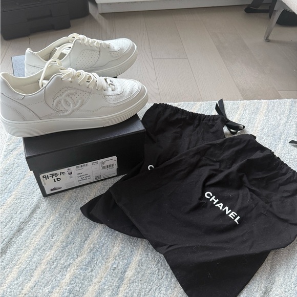 CHANEL REV White Sneakers Size 40 - Picture 13 of 15
